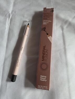 Mineral Fusion Eye Pencil - Coal Black NEW